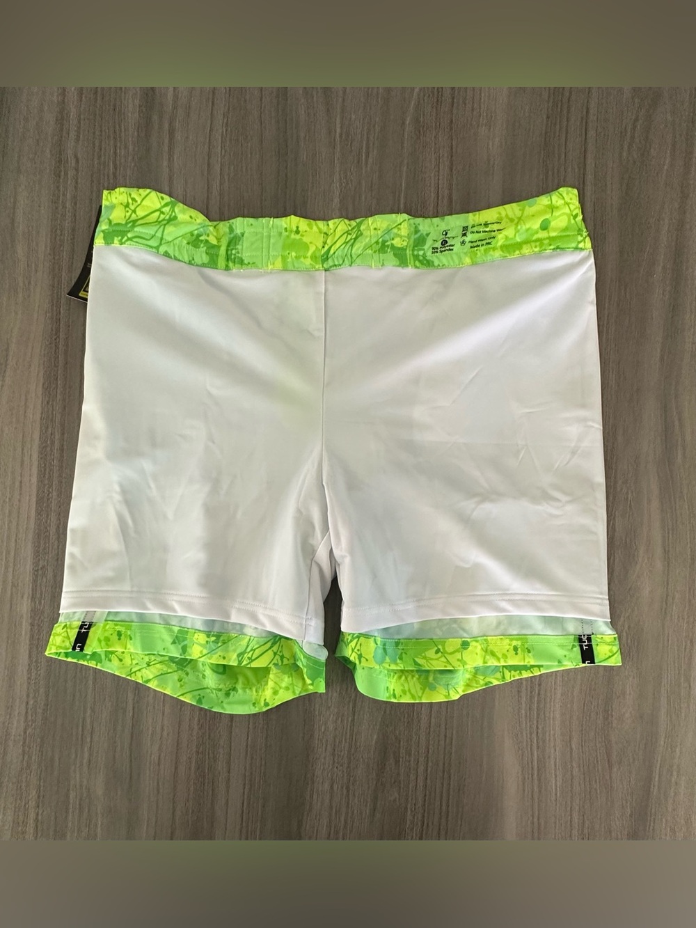 Tucann men’s Splatter Swim Shorts Green - Picture 8 of 9